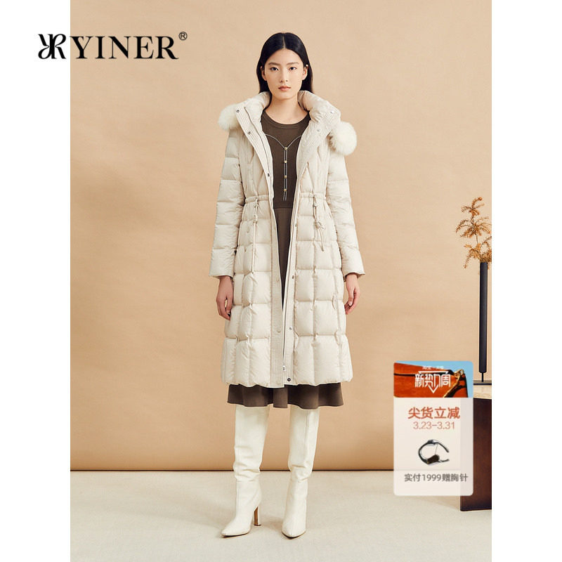 YINER音儿专选女装冬季长款泡芙高克重保暖狐狸毛领连帽羽绒服