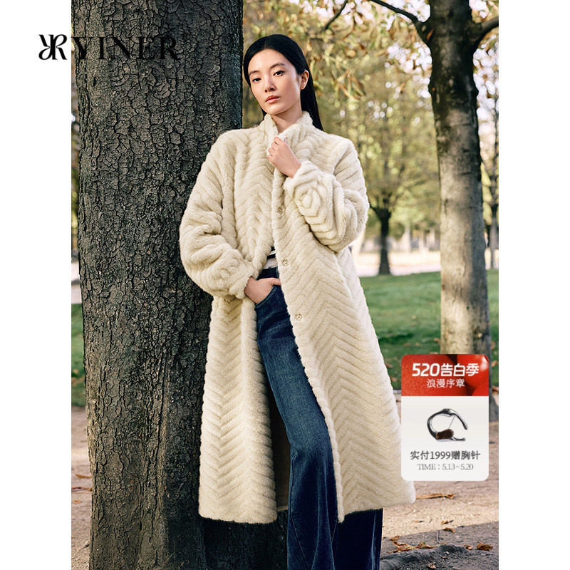 YINER音儿专选女装冬季法式摩登人字纹灯笼袖环保皮草外套