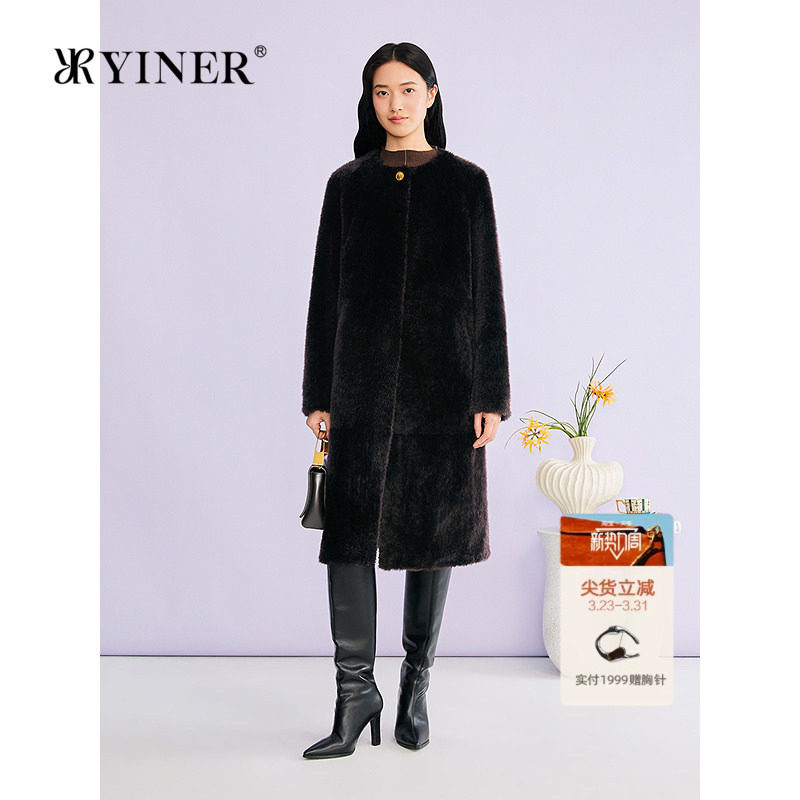 YINER音儿专选2026春季新款长款圆领奢感羊皮毛一体皮草外套