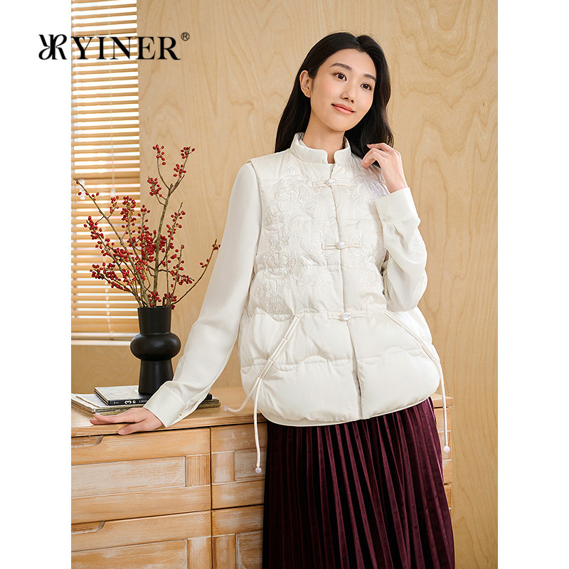 【新中式】YINER音儿2026春季新款重工立领盘扣刺绣鹅绒羽绒马甲,女装/女士精品,时尚羽绒马夹,淘宝优惠券,粉丝福利购,淘宝优惠卷