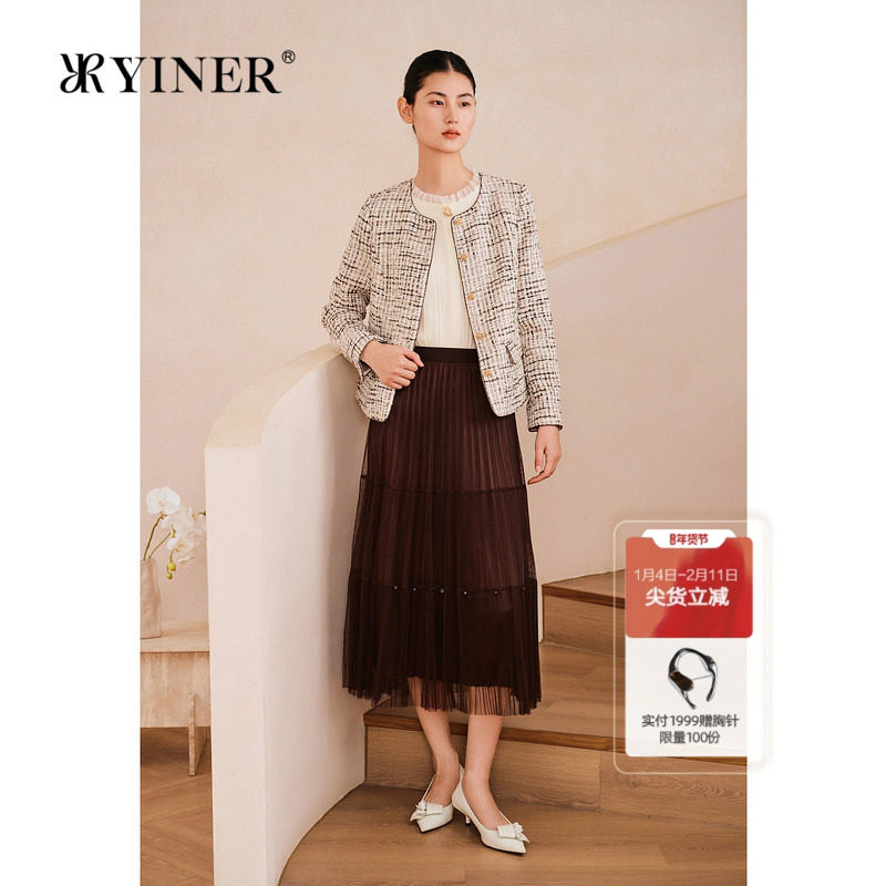 YINER音儿专选2025春季新款法式箱型小香风圆领亮丝粗花呢短
