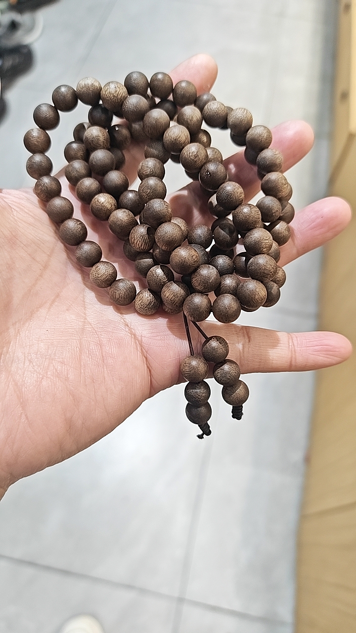 缅甸沉水沉香多圈卡8.8+，可绕手5圈，男女都可带，也可分手串