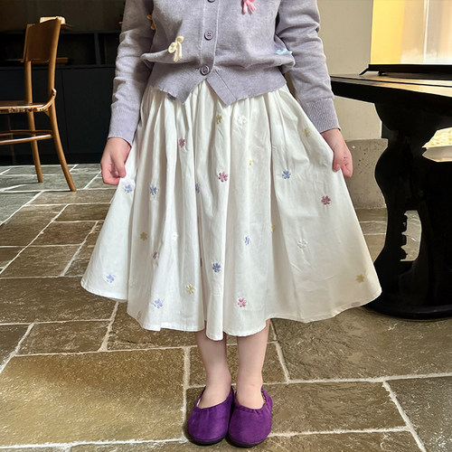 栀了成长记女童绣花半身裙