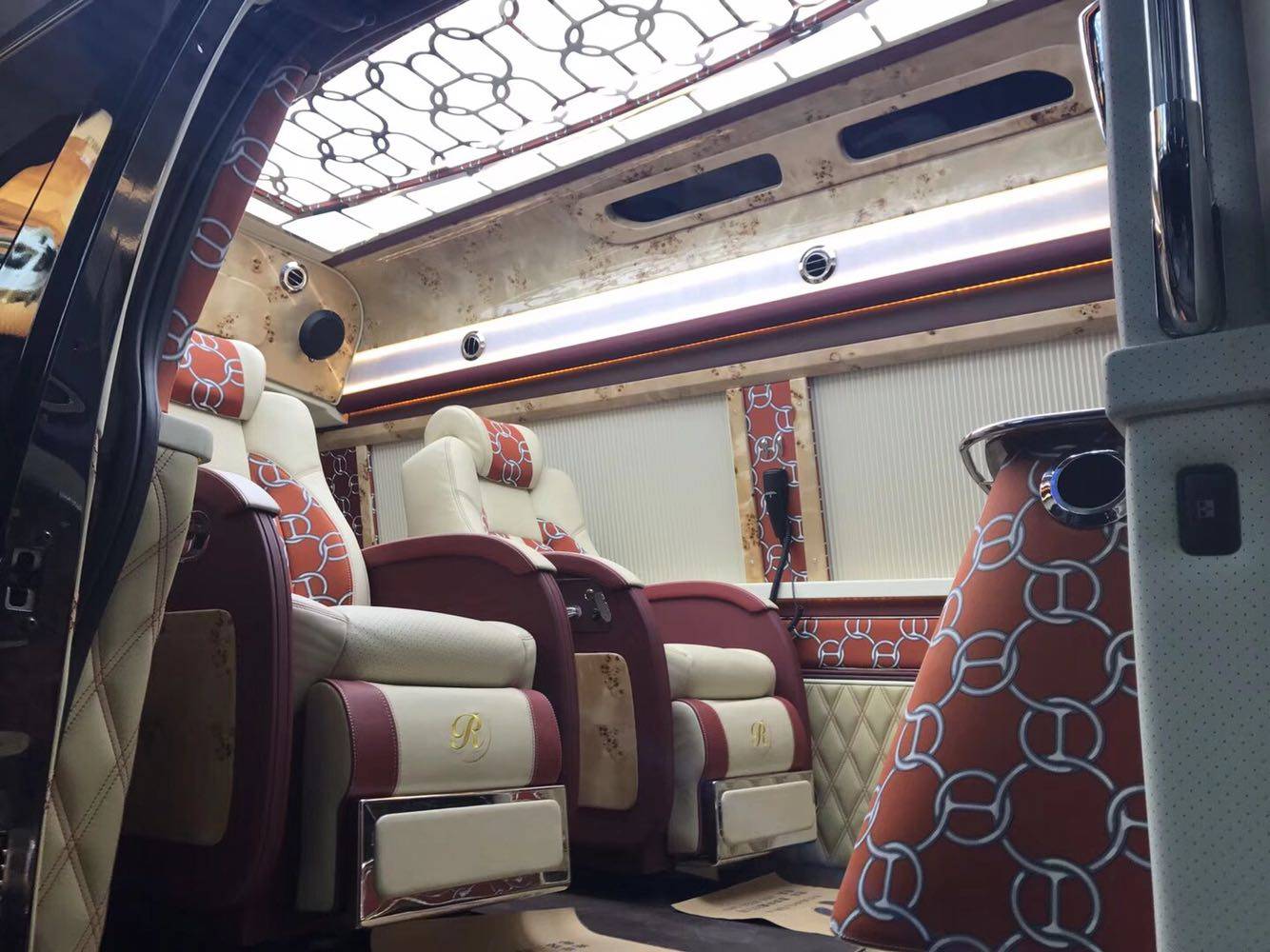 gmc改装 gmc内饰改装 房车改装 房车内饰改装 gmc配件 gmc保险杠