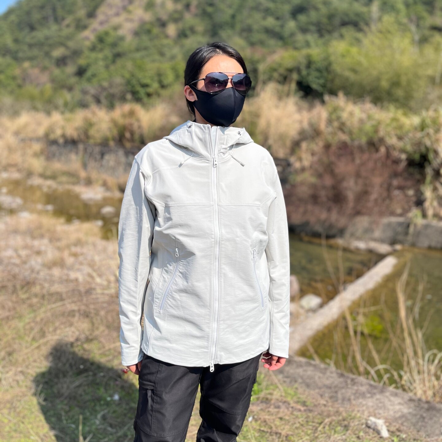 台州太阳石M8软壳冲锋衣防风防水弹力男女同款连帽户外运动外套
