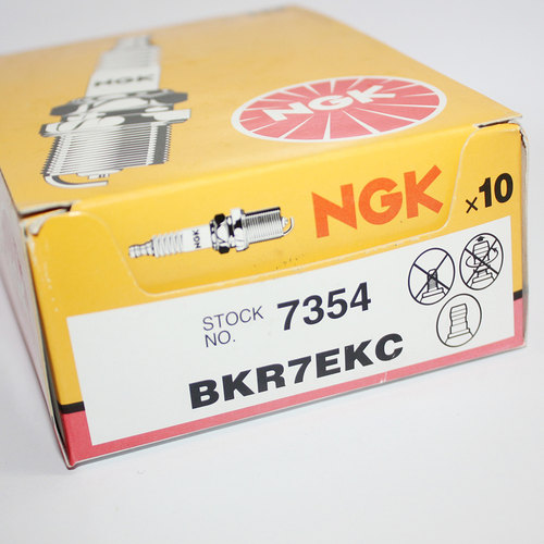 NGK双爪火花塞BKR7EKC适用宝马R850 R1100 R1150 R1200 - 封面