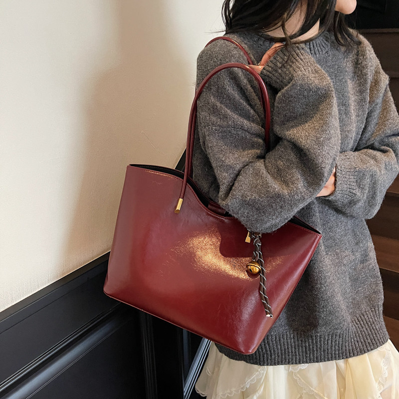 轻奢复古大容量托特包单肩手提