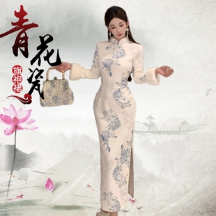 中式复古气质优雅苏州旗袍雪尼尔加绒加厚青花瓷修身显瘦2026新款