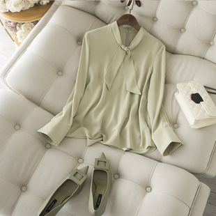 新款 上衣春季 女 果绿色雪纺衬衫 简约有质感V领纯色系带显瘦长袖
