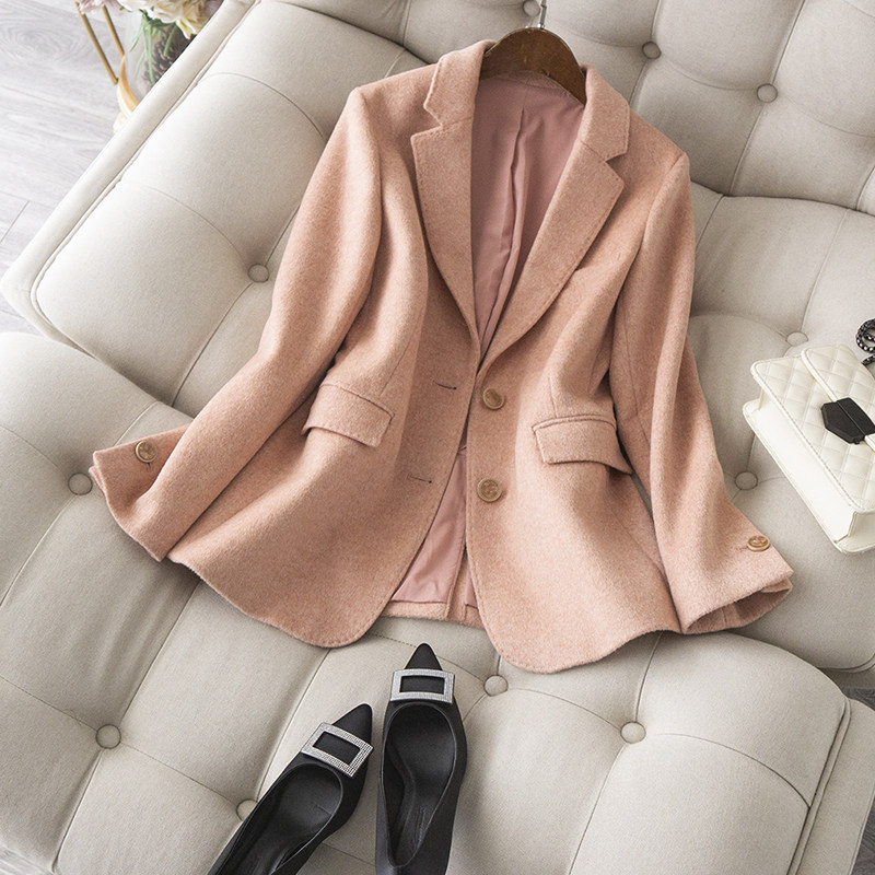 灰常温柔的奶油橘粉色减龄西装