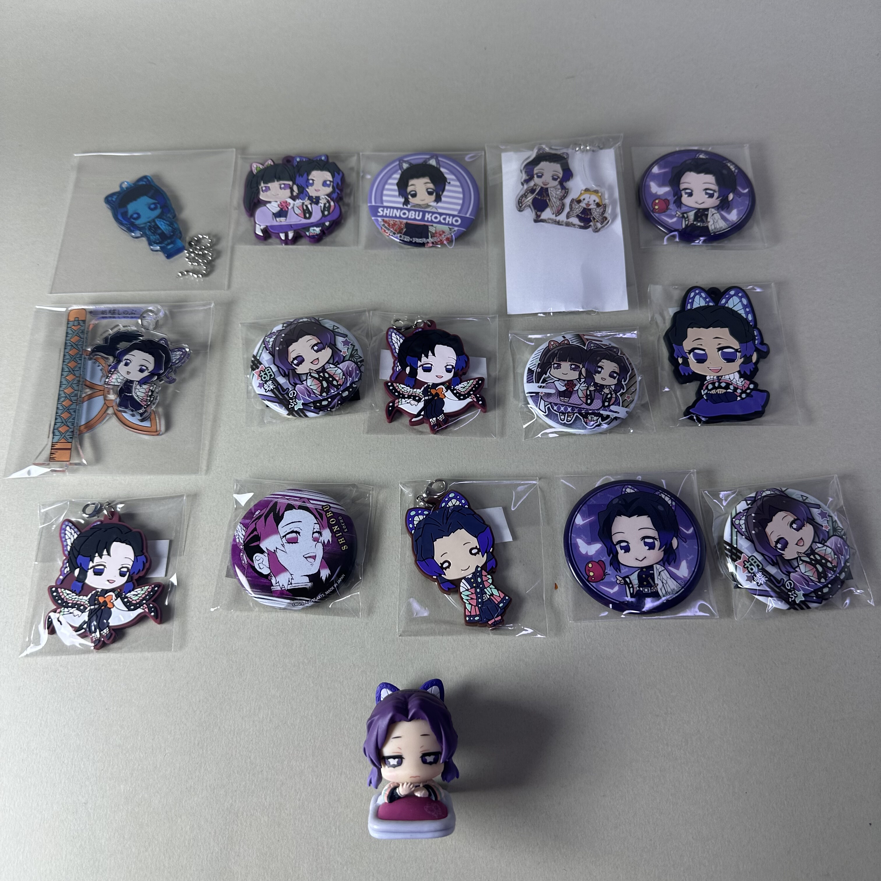 【鬼灭之刃】正版日谷动漫周边中古吧唧蝴蝶忍个人池挂件立牌新2