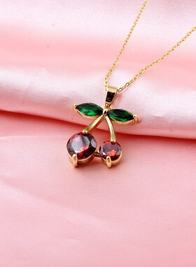 2025秋季新款跨境钛钢项链闪亮红色小樱桃轻奢满钻铜吊坠女式项链