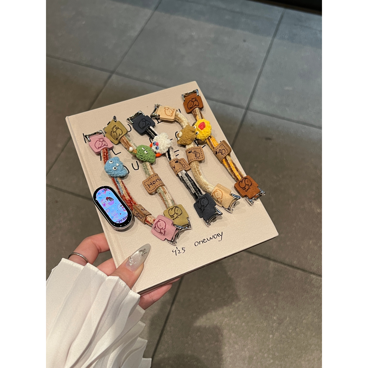 苹果华为小米手表带iWatch S11 S10手环9Pro卡通小怪兽编织腕带