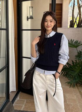 TG 经典学院风 绞花纹理针织马甲女2026春款小马标刺绣毛衣26408