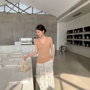 U+MINI十三行UNANA新品F9218松弛感V领花样扣点缀显瘦百搭针织衫
