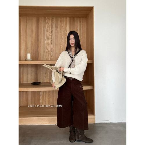 T-PLATFORM 时髦复古灯芯绒工装裤2026秋季七分廓形休闲裤女26178