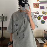 灰色
