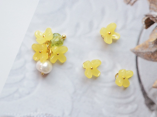 SZ344Y 开 S S Sl Желтая мини -смола маленький цветок Osmanthus Подвеска Diy Finding готовый продукт 4/сумка