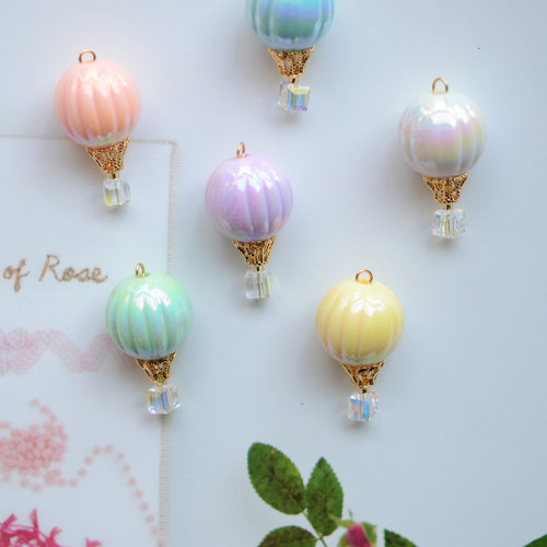 SZ261 奇幻之旅放飞热气球放飞梦想 手工吊坠成品DIY饰品挂件配件