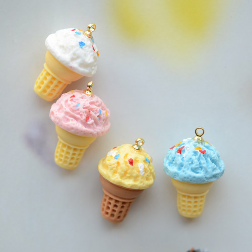 SW09 彩色多种口味的冰激凌日系食玩树脂吊坠DIY手工材料配件 1个