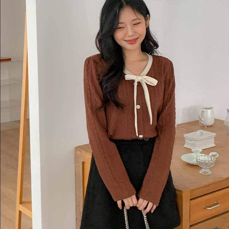 韩国代购大码女装2026靓丽冬装新款圆领系带时尚系扣麻花淑女衬衫