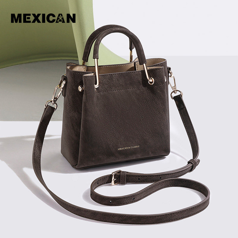 稻草人包包女2026新款大容量水桶包时尚手提包简约复古单肩斜挎包