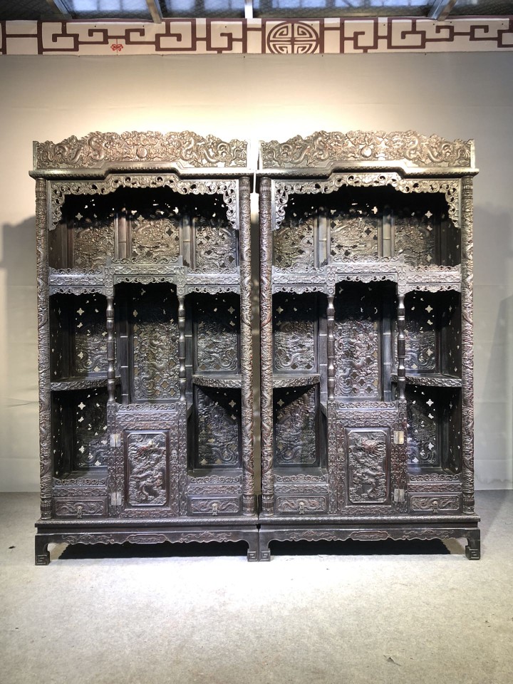 精品旧藏高浮雕小叶紫檀葫芦博古架 一对，全榫卯结构选料厚重