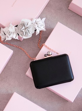 英伦奇幻设计贵牌Sophia Webster玫瑰金闪钻扣头黑色小牛皮链条包