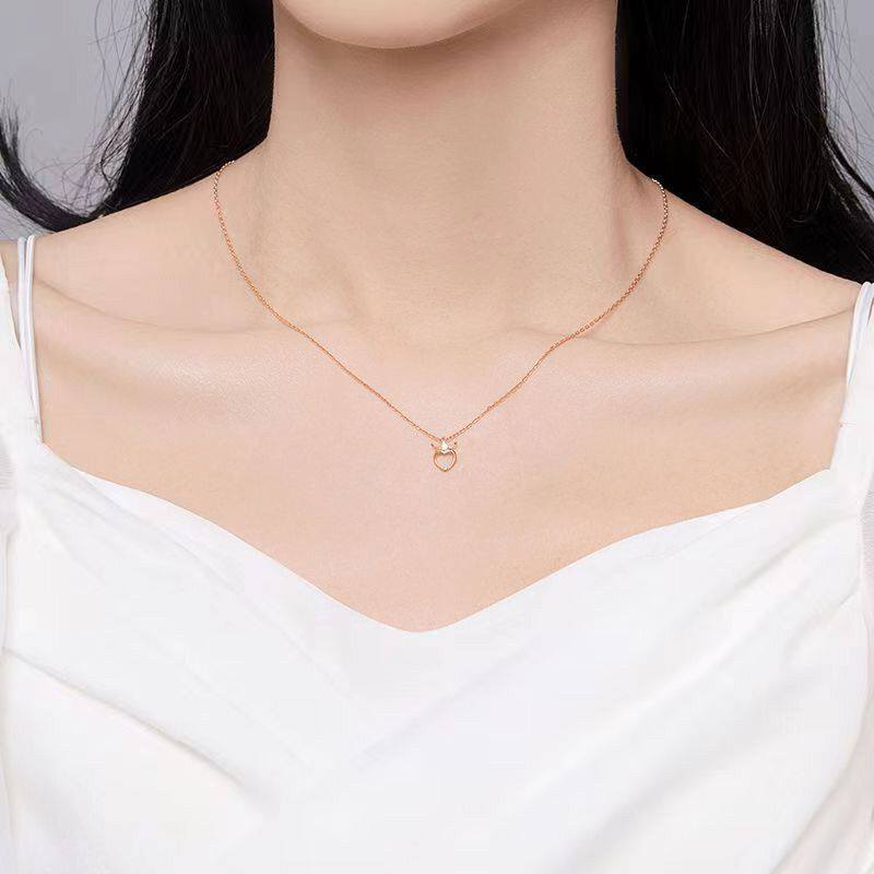 心钻石爆款2023钻石项链女链轻锁骨奢爱吊坠百搭日常皇冠