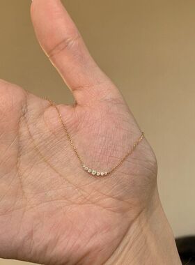 甜菜爆款微笑小红书高级感淡人