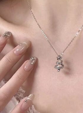 风清新掉色圣诞树热卖精致不项链小幸运星ins女小众钢森系配饰钛