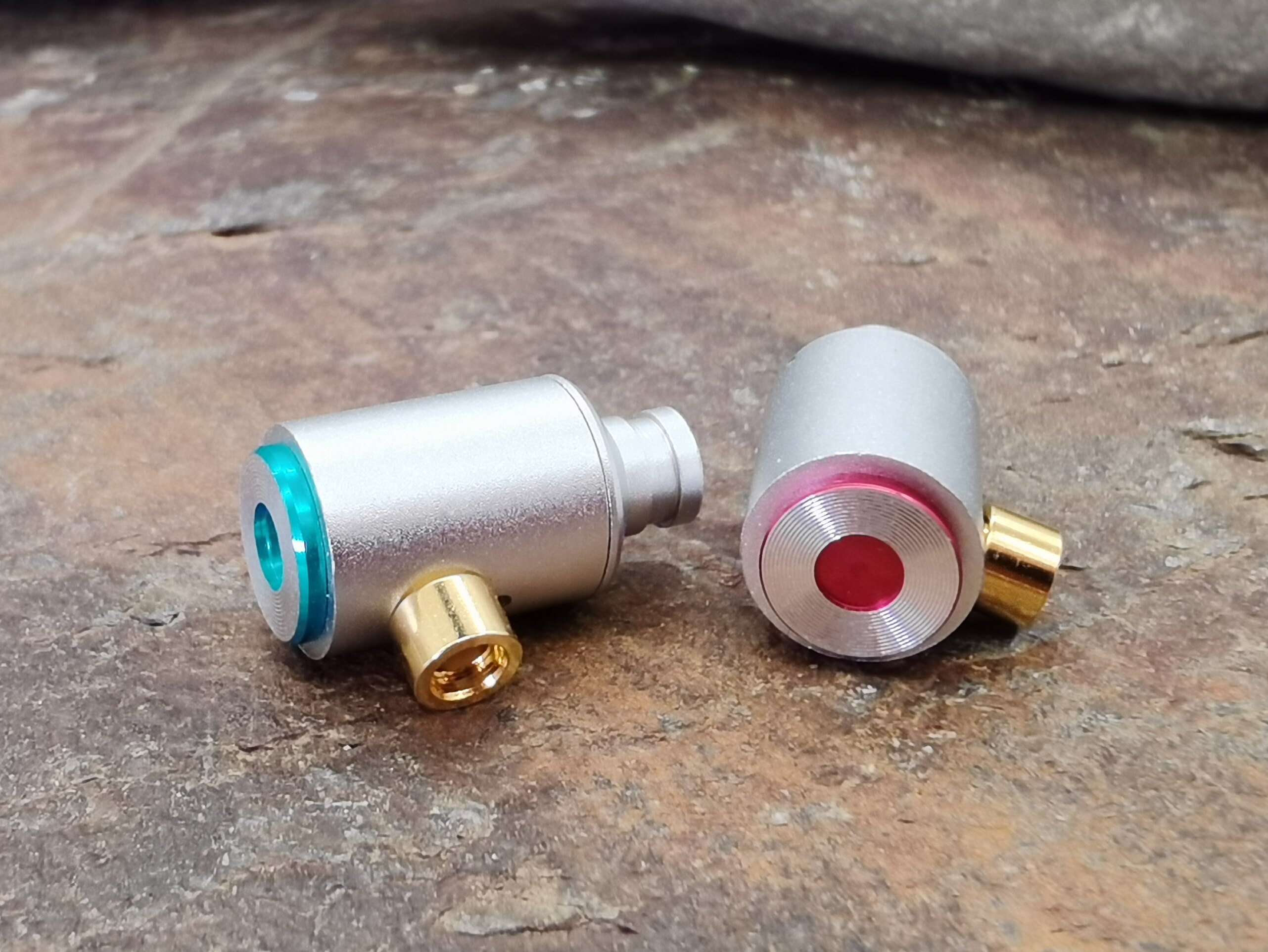 大牌拆机微动圈入耳mmcx插拔耳塞铝合金微型小塞头