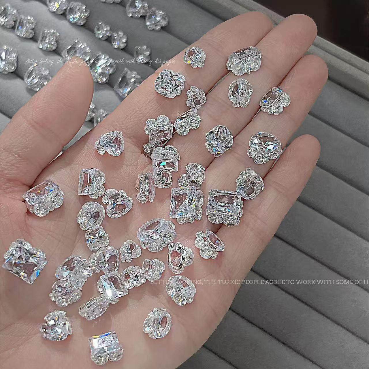 新款透白锆石堆钻成品美甲饰品高级感手工堆钻球爆闪指甲钻装饰品