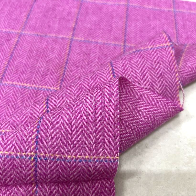 玫红色人字纹羊毛面料设计师布料