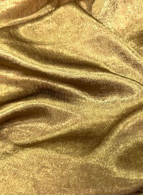 化纤面料 春夏裤子上衣连衣裙 姜黄色肌理烤皮纹压绉提花光泽布料