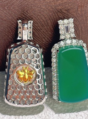 s925纯银新款天然绿玉髓高冰种事牌吊坠新中式国潮阳绿平安扣