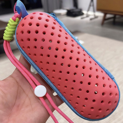 游泳眼镜盒泳镜收纳盒EVA镂空透气孔圆孔泳镜盒游泳装备镜盒