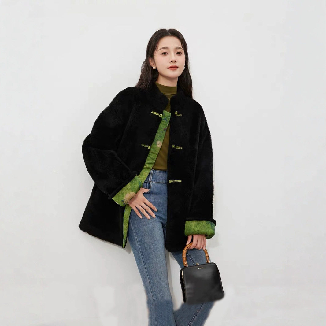 江南气质美人羊羔毛新中式竹绿丝缎皮草外套女国风皮毛一体大衣冬