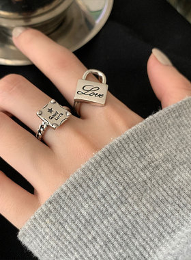 日韩S925银个性锁扣戒指女复古时尚方牌字母开口指环嘻哈食指戒潮
