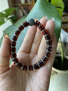 天然血珀设计款手串