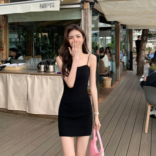 MULVAN 显瘦抹胸包臀短裙性感辣妹裙子 黑色针织吊带连衣裙女修身