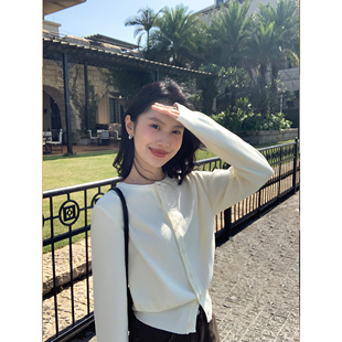 MULVAN【现货7折】修身针织短款开衫女圆领气质收腰内搭打底衫