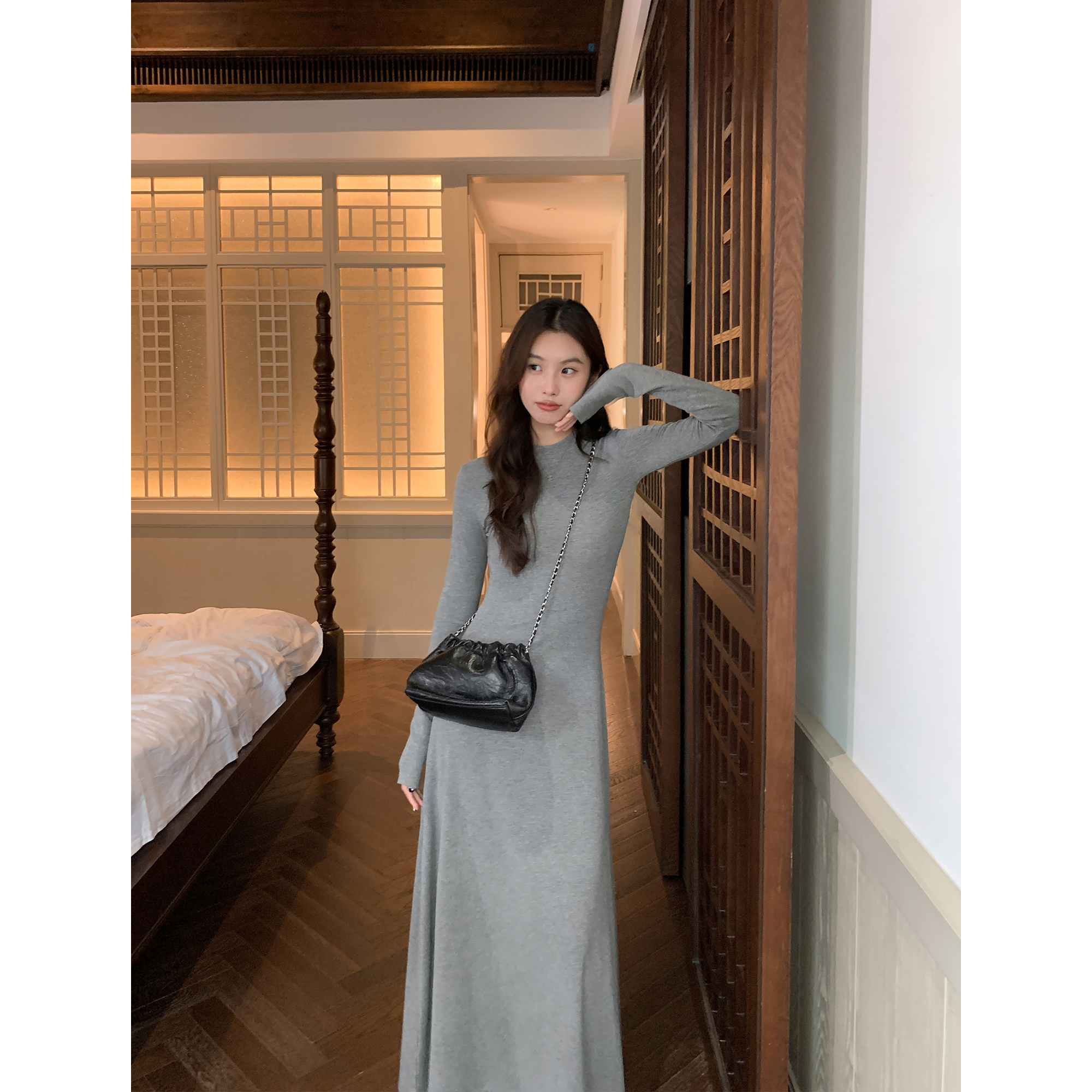 MULVAN 黑色长袖针织连衣裙女秋季立领气质修身显瘦休闲大摆长裙