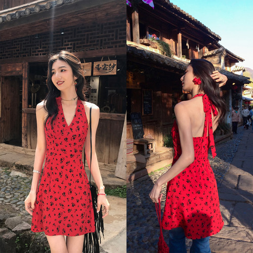 MULVAN 沉溺花海 复古碎花吊带连衣裙女海边度假氛围感挂脖短裙