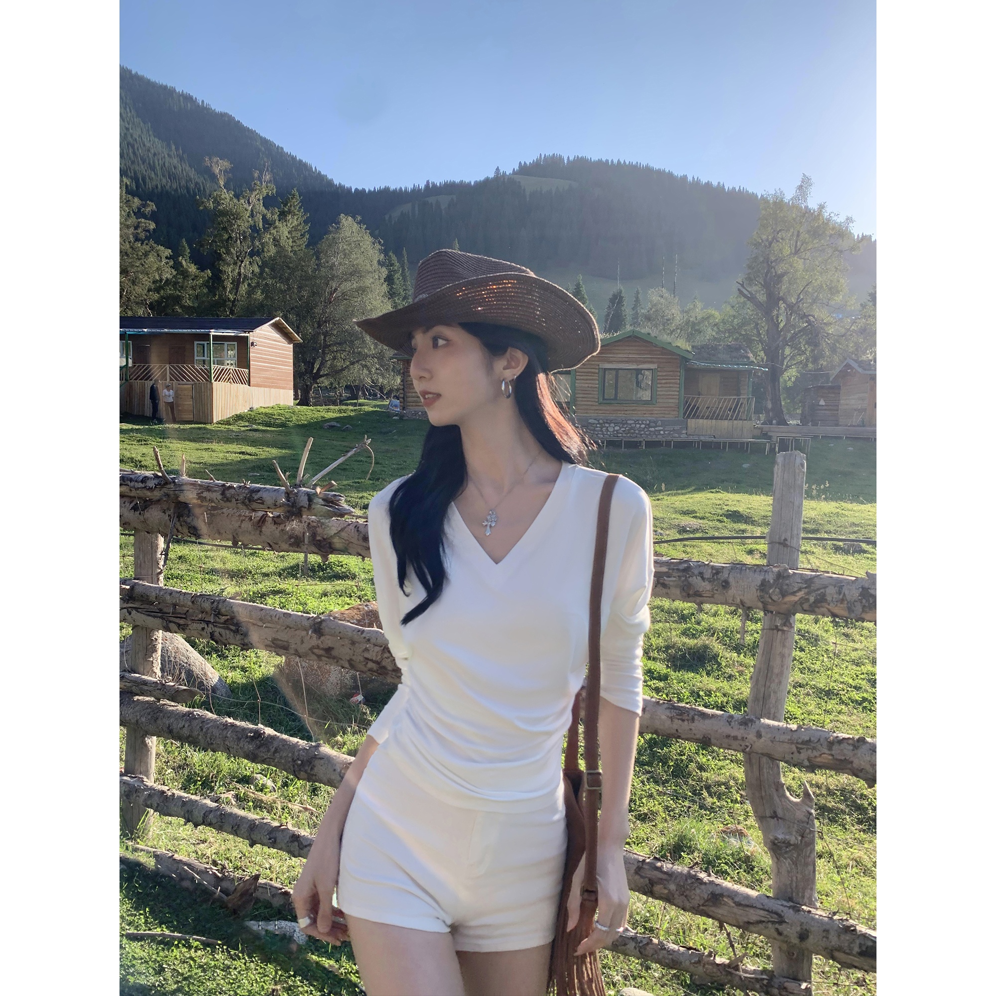 V领长袖T恤修身显瘦打底衫