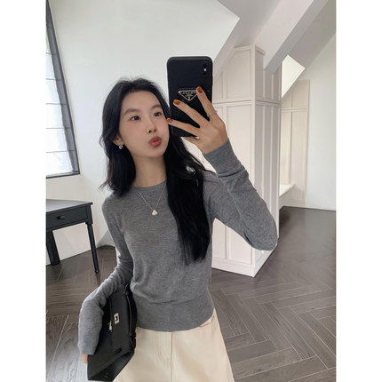 MULVAN灰色圆领羊毛针织衫女秋冬宽松显瘦长袖毛衣打底衫内搭上衣