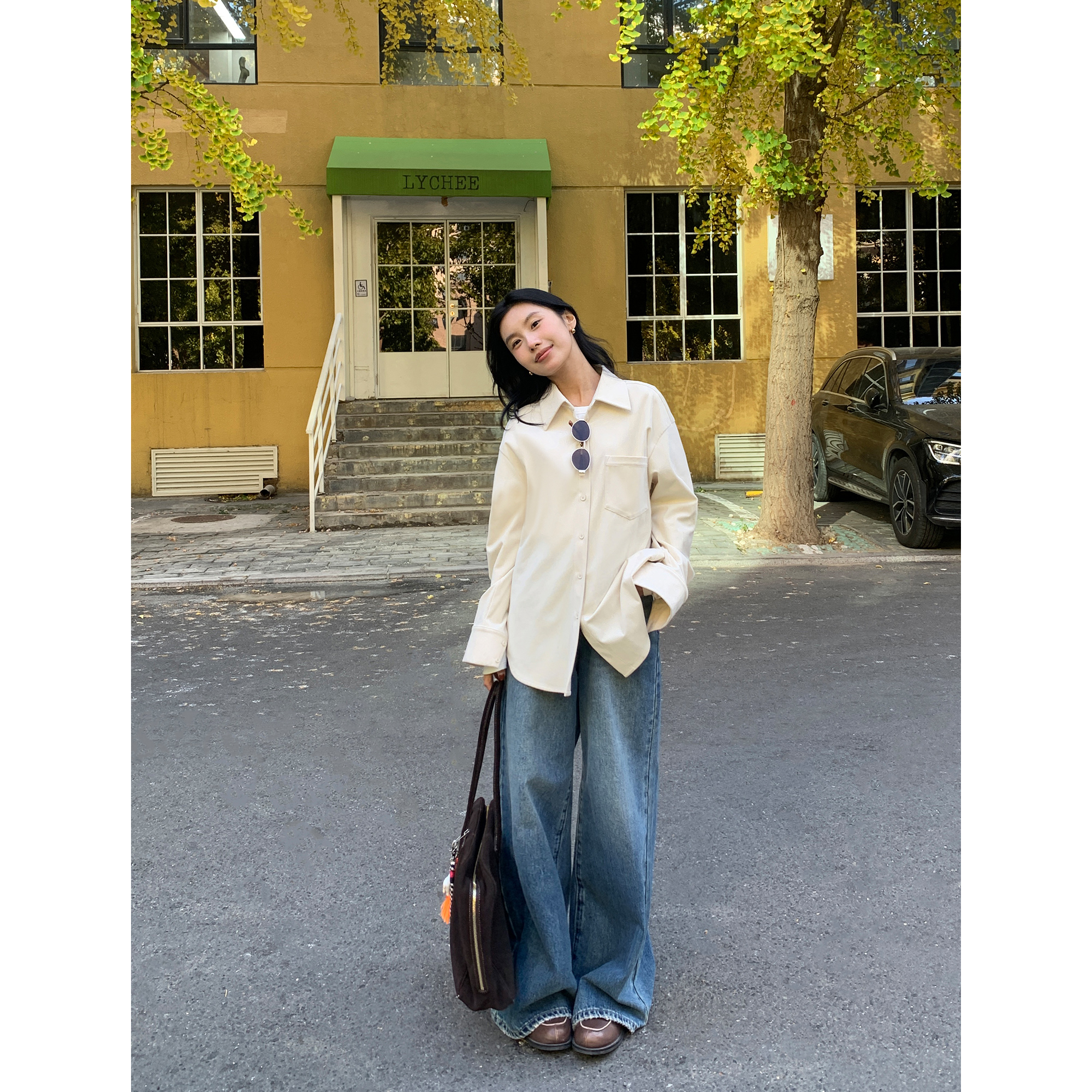 小翻领宽松灯芯绒衬衫