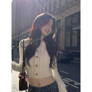 柔软长袖 MULVAN 外套女短款 圆领麻花针织开衫 毛衣上衣 智性学究感