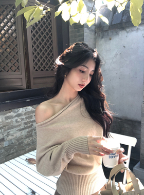 MULVAN 老钱taste 慵懒风气质斜肩针织衫女蝙蝠袖宽松露肩毛衣