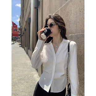 衬衫 白色V领收腰长袖 女可调节系带设计感上衣 出色裁剪 MULVAN